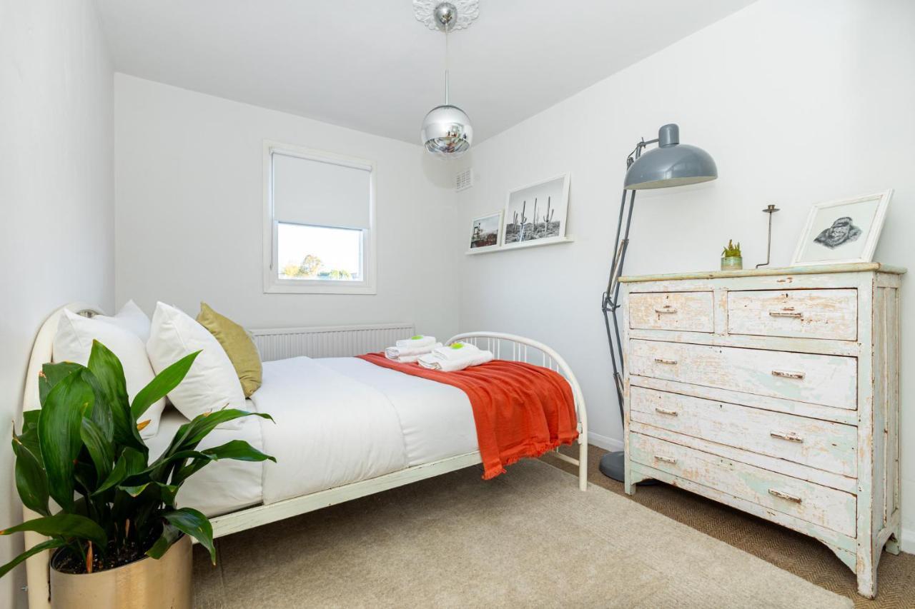 Stunning 2br Wpatio In Dalston, 2 Min To Tube